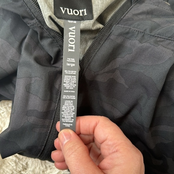 New Vuori Black Hooded Jacket for women size large - Picture 8 of 8